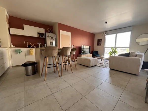 CHAMBRE MEUBLEE A LOUER DANS APPARTEMENT PROCHE GARE SAINT J