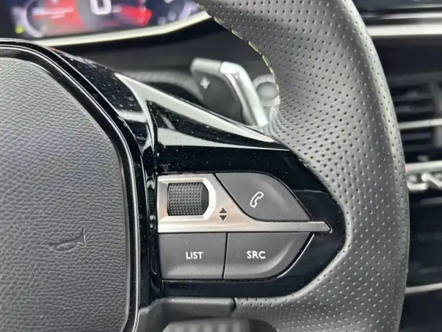 Peugeot 2008 puretech 130 s&amp;s eat8 — photo 40