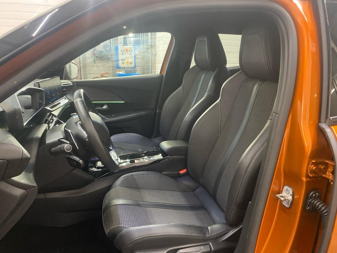 Peugeot 2008 puretech 130 s&s eat8 gt — photo 10