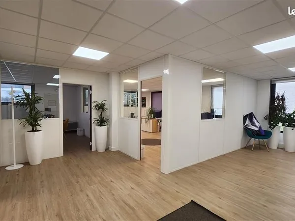 Bureaux 248 m²