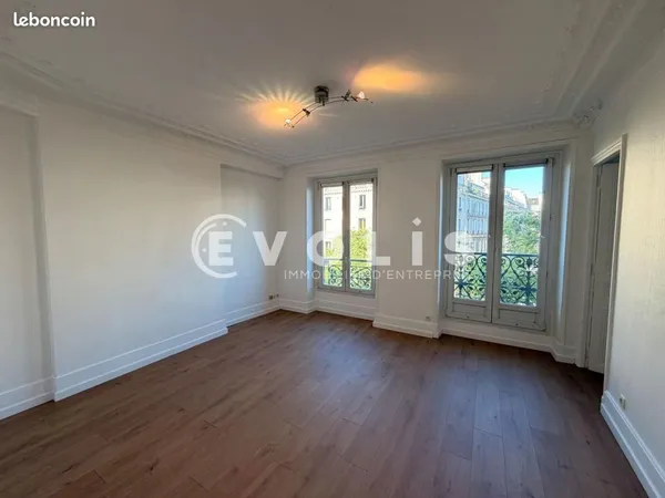 Bureaux 60 m²