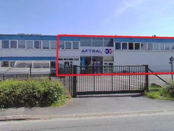 Local bureaux 1 900 m²