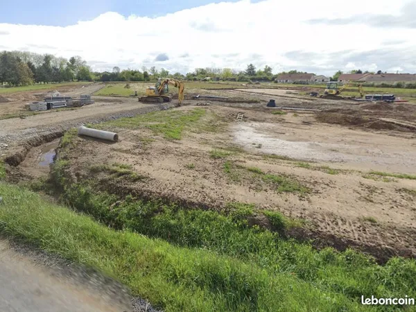 Terrain à bâtir de 528 m² à YZEURE (03)