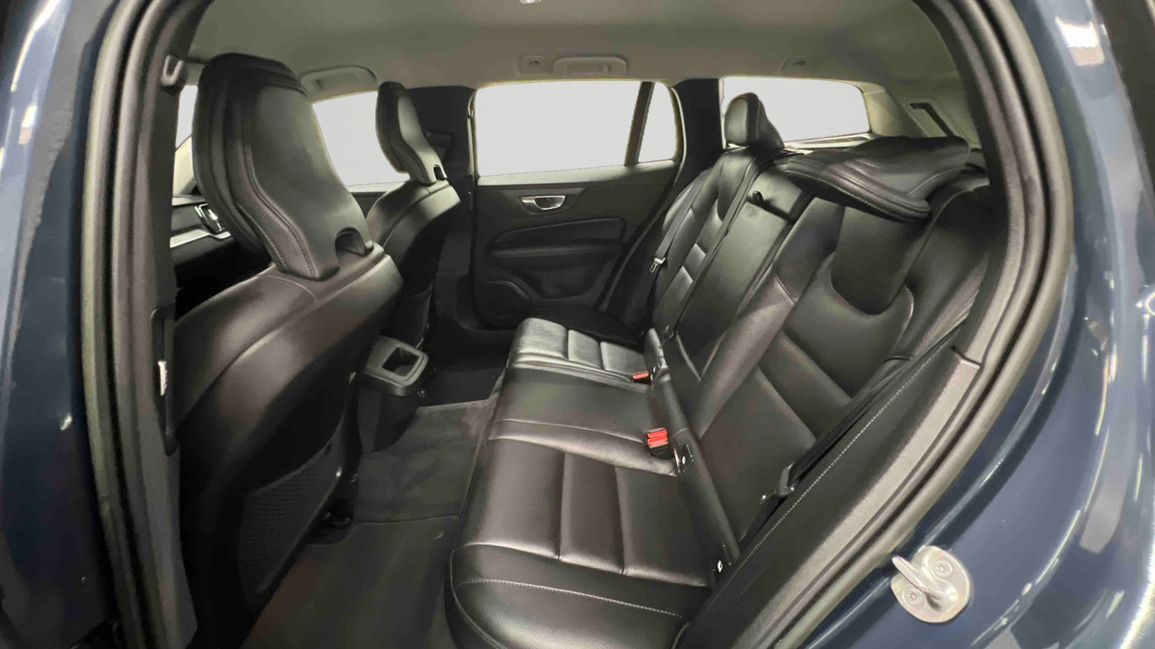 Volvo V60 B4 AWD 197 ch Geartronic 8 — photo 12