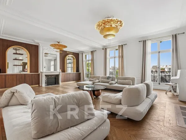 Victor Hugo - Appartement familial et de réception de 300 m²