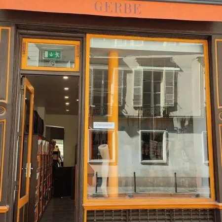 Local commercial 1 pièce 45 m²
