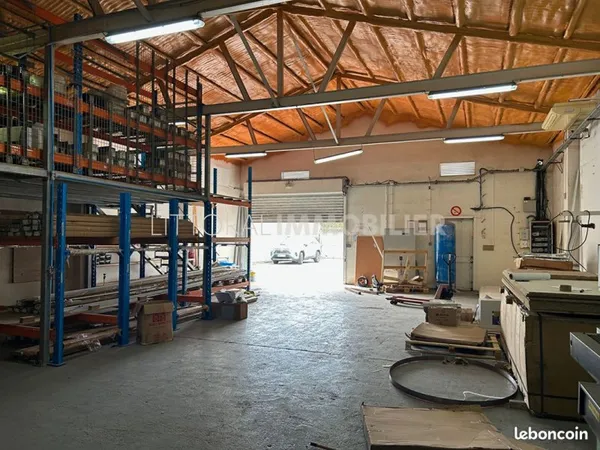 Bureaux, entrepôt 600 m² SAINT LOUIS