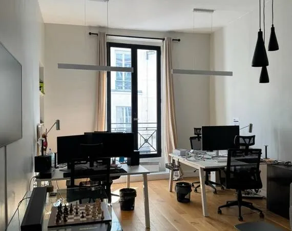 Bureau et espace de travail Location Paris   1200€