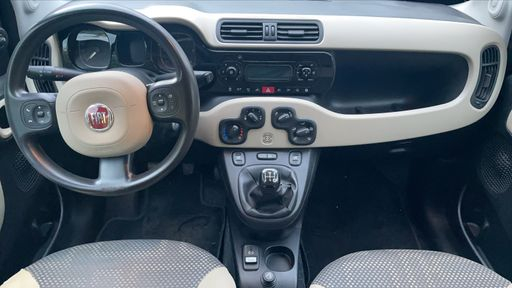 Fiat Panda 1.3 Multijet 75 - Rock – 2014 – 144164 km – Diesel – Boîte Manuelle — photo 24