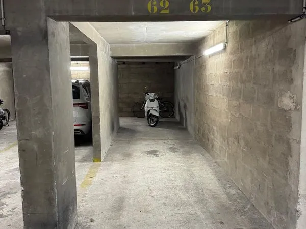 Double place de parking en enfilade - Villa Compoint, Paris 17e