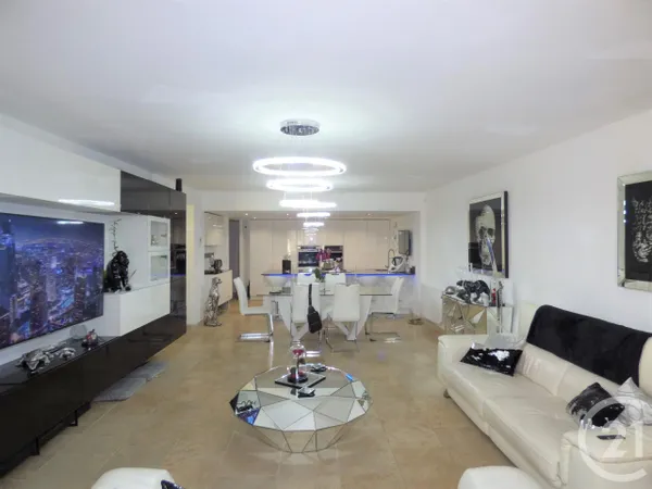 Maison 6 pièces 226 m²