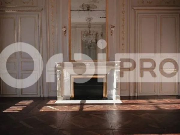 Bureau 76 m²