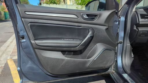 Renault Megane 1.2 TCe 130.0 - Intens – 2016 – 12170 km – Essence – Boîte Manuelle — photo 26