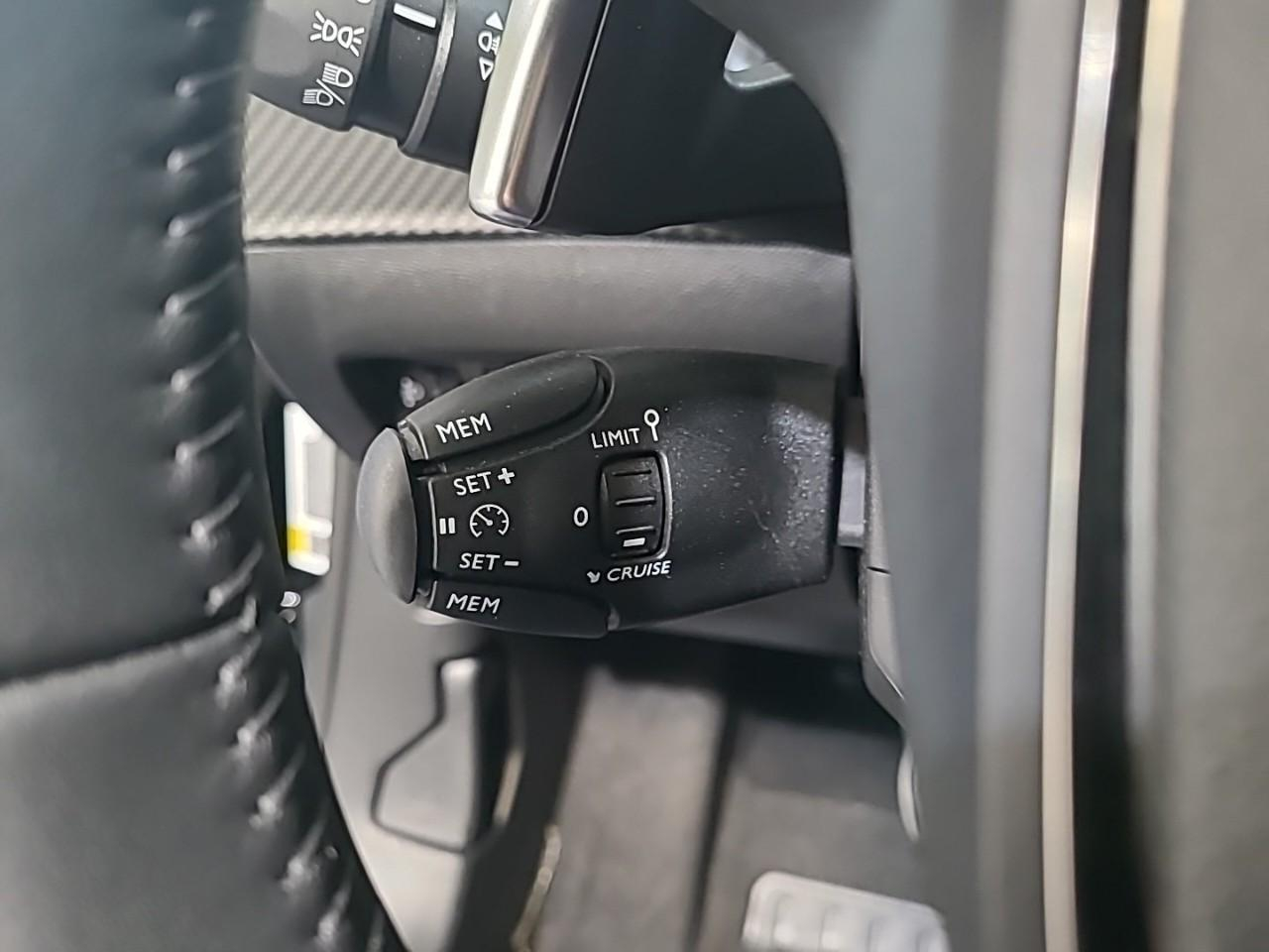Peugeot 2008 hybrid 136 e-dcs6 style — photo 22