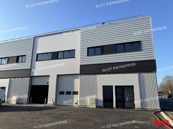 Entrepôt 309 m²