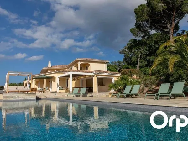 Villa 10 pièces 573 m²