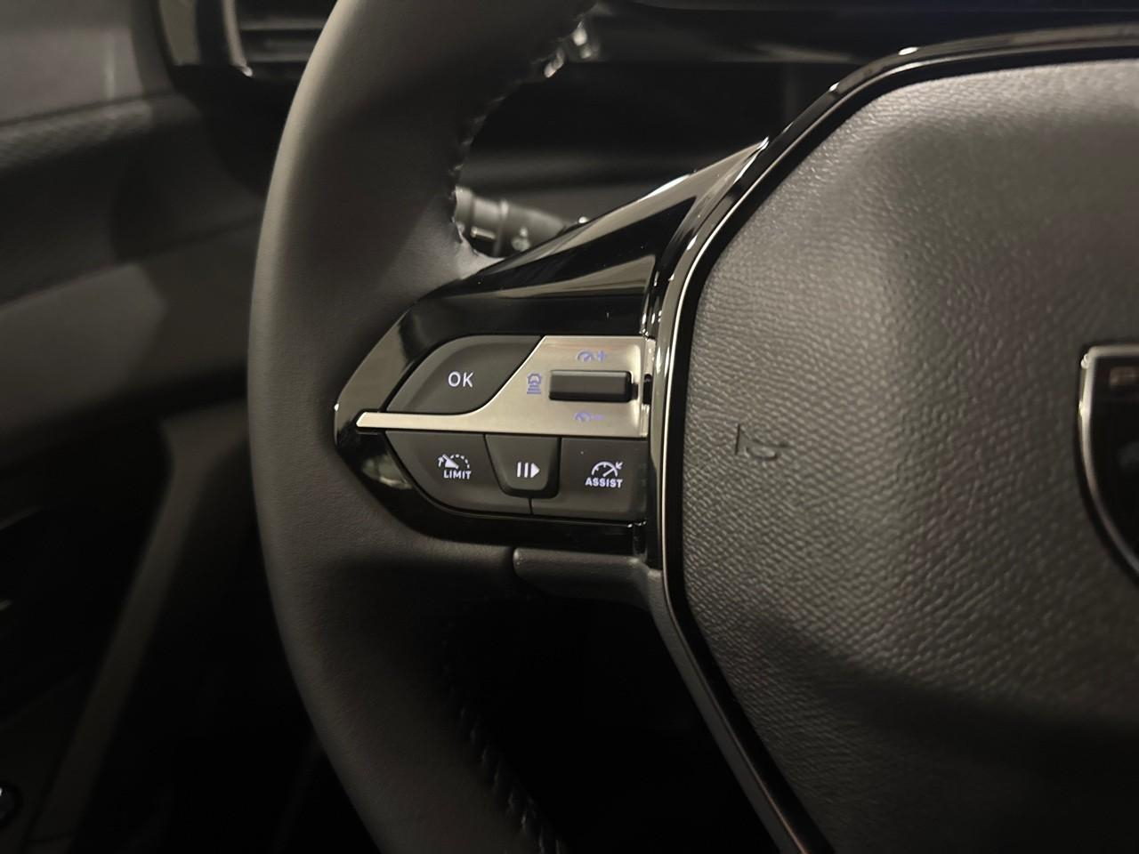 Peugeot 308 1.2 hybrid 145ch style e-dcs6 — photo 15