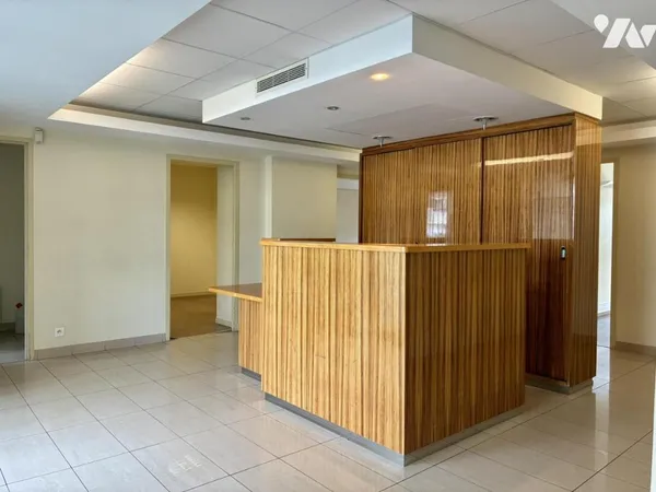 Local d'activités 130 m²