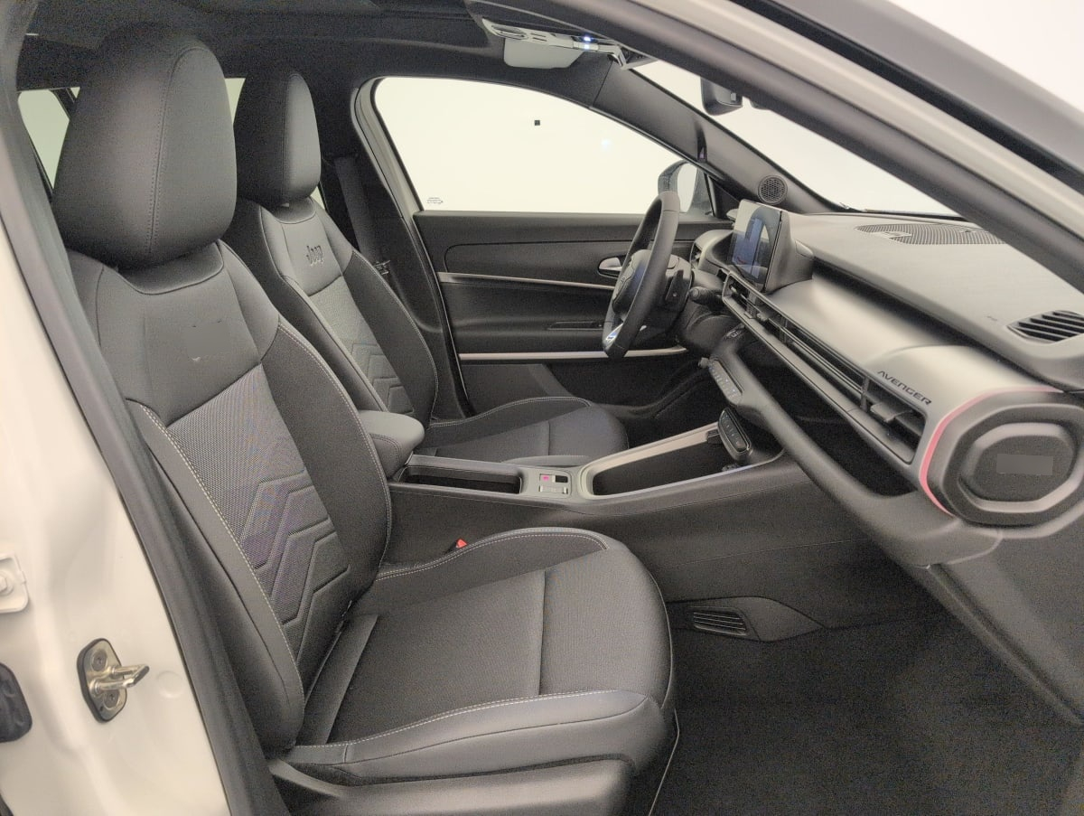 Jeep Avenger — photo 9