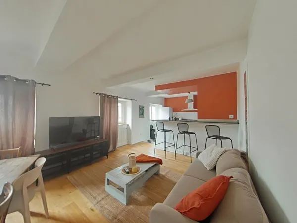 Superbe F4 Duplex de 87 m² avec Terrasse Tropézienne • Saint-Étienne Centre
