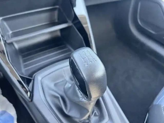 Peugeot 208 puretech 75 s&amp;s bvm5 — photo 33