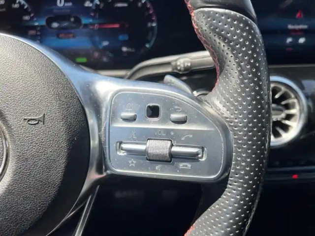 Mercedes Gla 250 e amg line — photo 15
