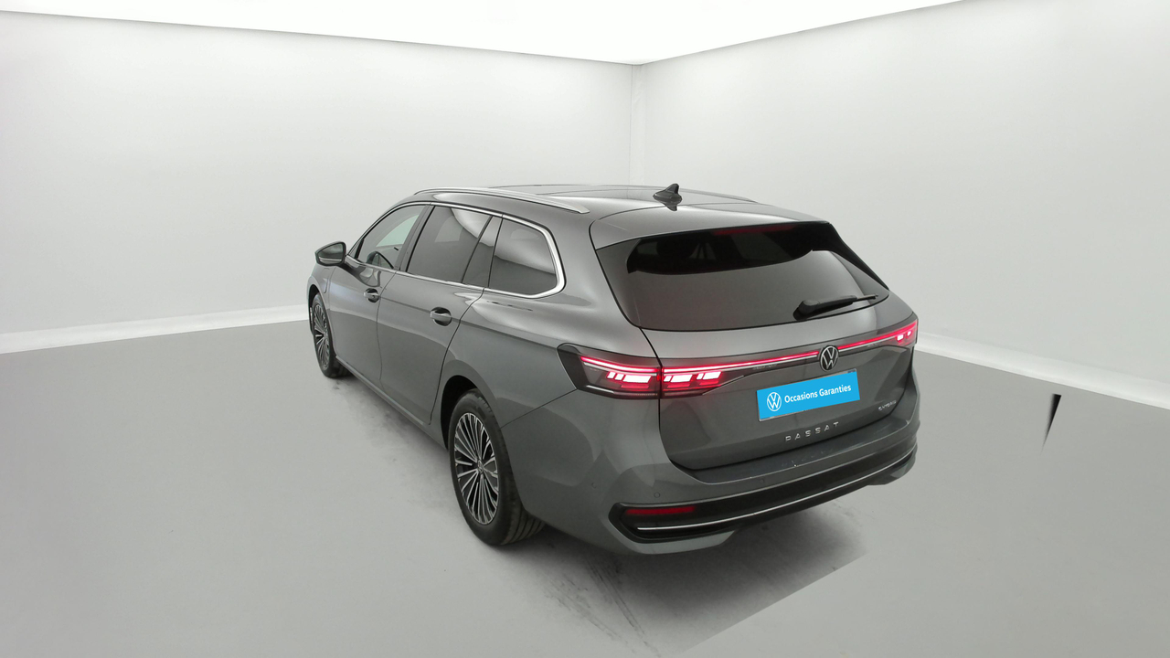 Volkswagen Passat 1.5 eHybrid 204 DSG6 — photo 3