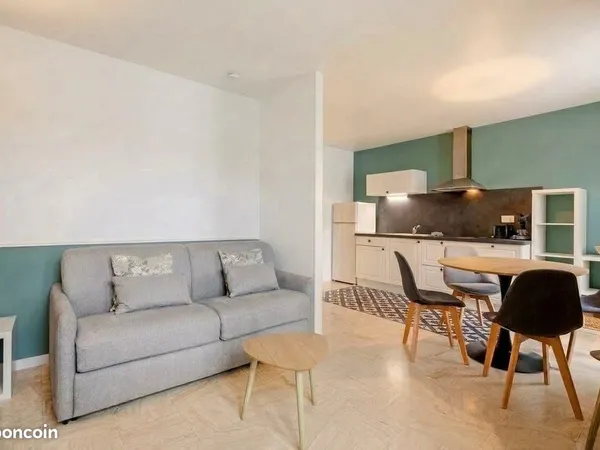 Appartement DEUX PIECES - REFAIT A NEUF - 46 m2
