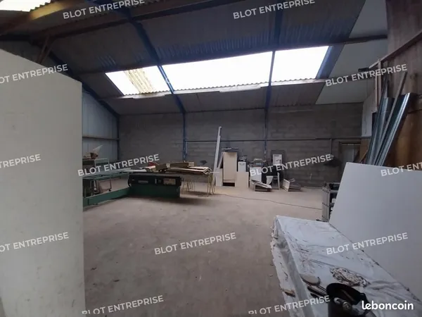 Local d'activité 215 m²