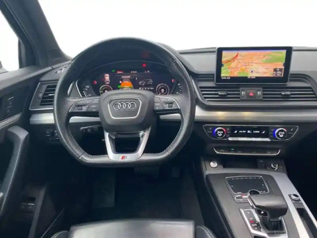 Audi Q5 55 tfsi e 367 s tronic 7 quattro — photo 12