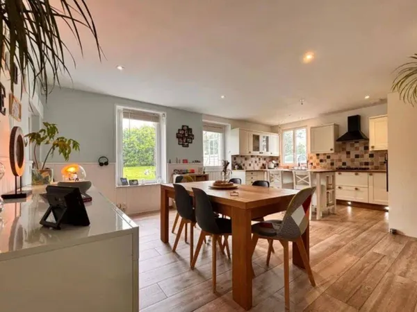Maison 8 pièces 200 m²