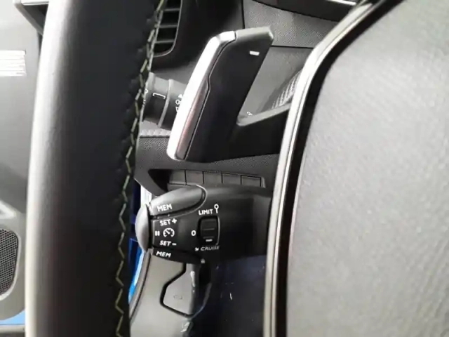 Peugeot 2008 puretech 130 s&amp;s eat8 — photo 20