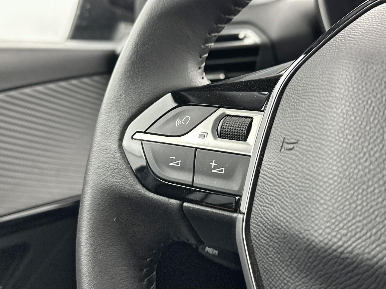 Peugeot 208 puretech 75 s&s bvm5 style — photo 17