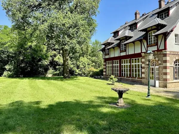 Maison 11 pièces 400 m²