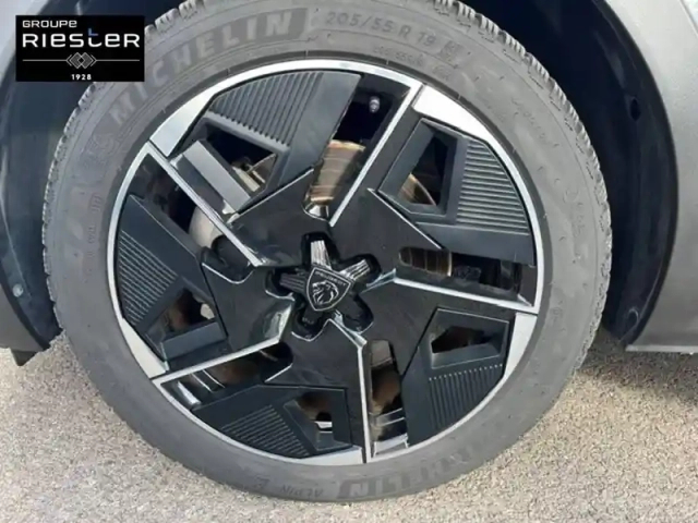 Peugeot 408 phev 225 e-eat8 — photo 29