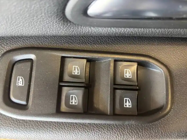 Dacia Duster eco-g 100 4x2 — photo 20
