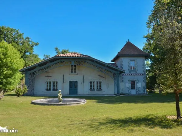 Maison 11 pièces 495 m²