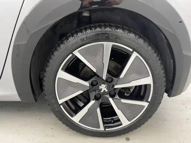 Peugeot 208 electrique 50 kwh 136ch — photo 48
