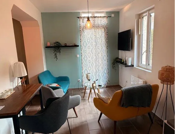 Maison de ville mitoyenne d'un côté limite Rouen gauche