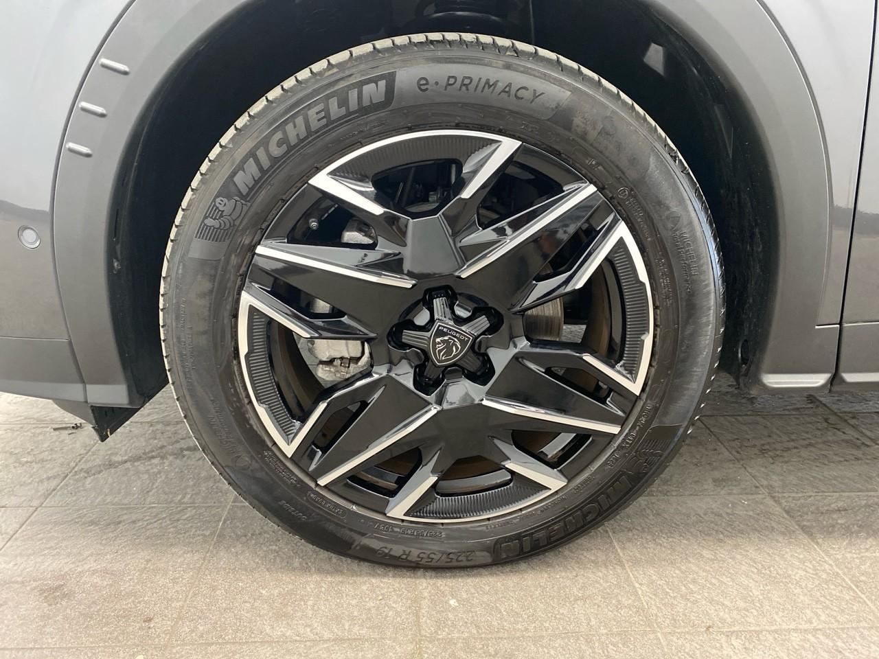 Peugeot 5008 hybrid 136 e-dcs6 gt — photo 11