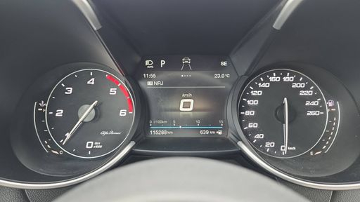 Alfa Romeo Giulia 2.2 JTD 210 Q4 AT8 - Veloce Ti – 2020 – 115288 km – Diesel – Boîte Automatique — photo 30