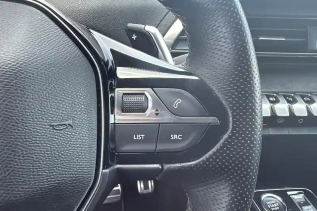 Peugeot 3008 hybrid 225 e-eat8 — photo 27