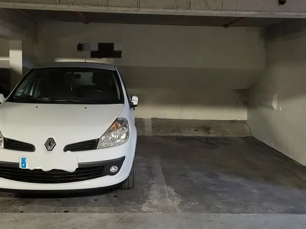 Place de parking - Rue du Sentier/Rue St Fiacre