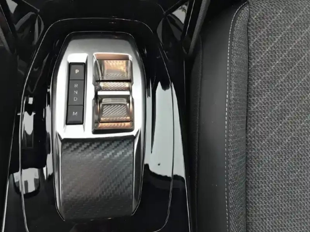Peugeot 208 hybrid 100 e-dcs6 — photo 14