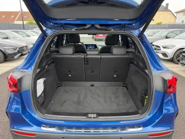 Mercedes Gla 200 d amg line — photo 30
