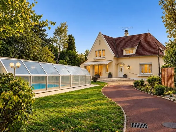 Maison 6 pièces 206 m²