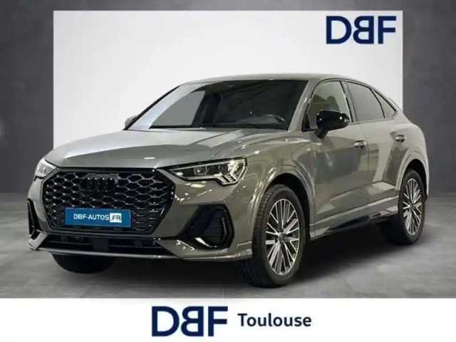 Audi Q3 35 tfsi 150 ch s tronic 7 s line — photo 1