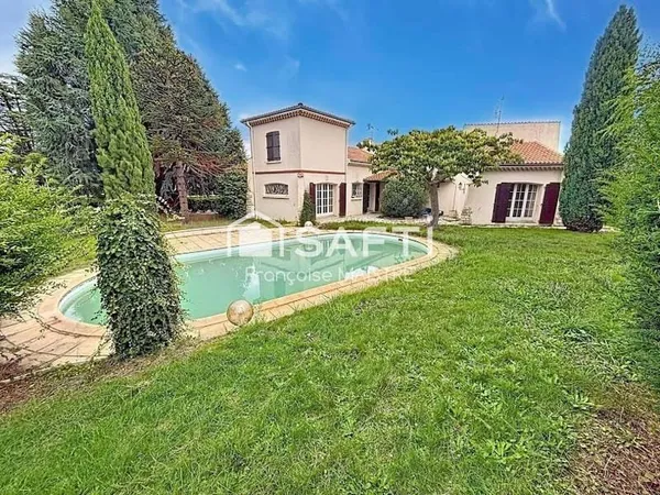 Maison 7 pièces 198 m²