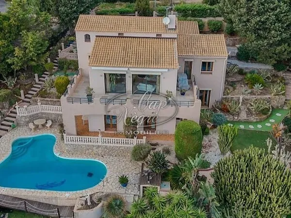 Maison - 5 pièce(s) - 179 m2
