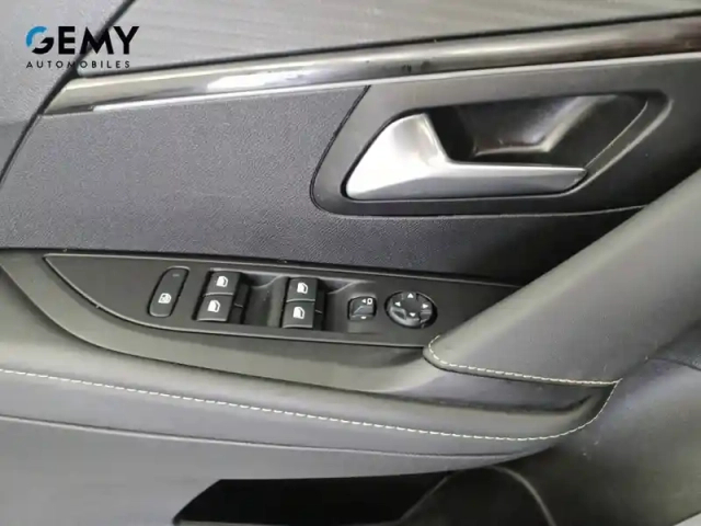 Peugeot 208 puretech 130 s&amp;s eat8 — photo 10